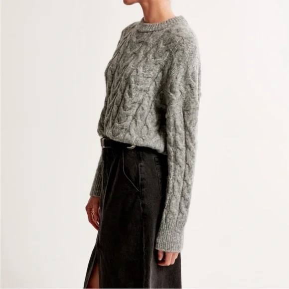 Abercrombie Cable Wedge Crew Sweater Grey Size Small - Picture 2 of 9